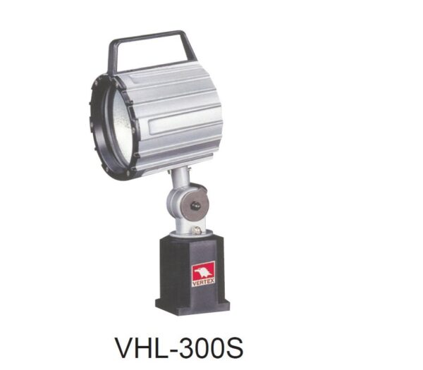 Luminária blindada com lâmpada halógena c/ haste curta p/ 24V